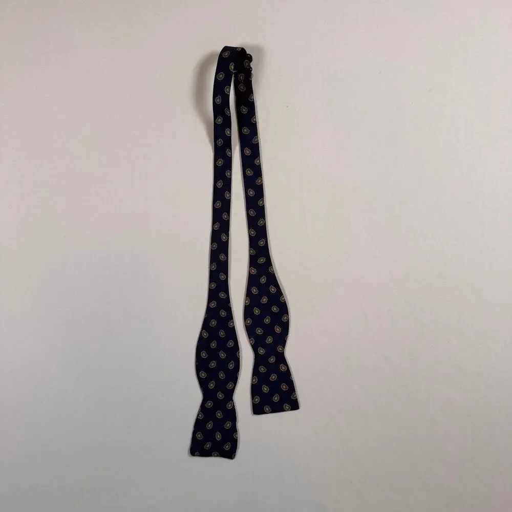 FR Men’s Paisley Bow Tie Navy Gold Adjustable Preppy Classic Timeless EUC